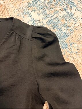 Express Black V-Neck Puff Shoulder Blouse